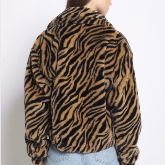 CLEARANCE（FAUX FUR TIGER PRINT JACKET） - Picture 3 of 6